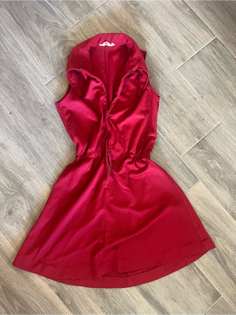 Sleeveless Red Mini Dress with Sculpted Collar